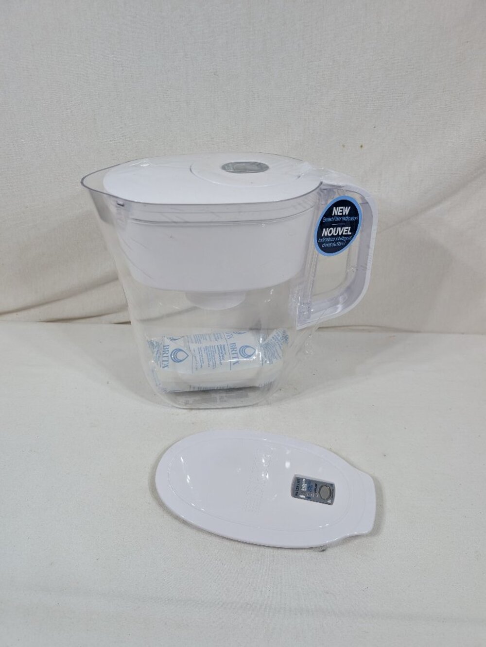 Brita Water Purifer With Filer & Extra Lid